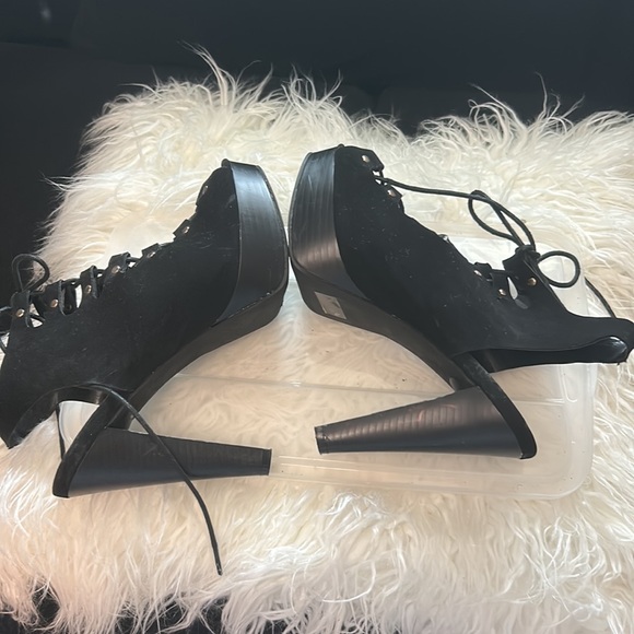 Black, 3 inch platform heels, Gently used - Picture 3 of 4